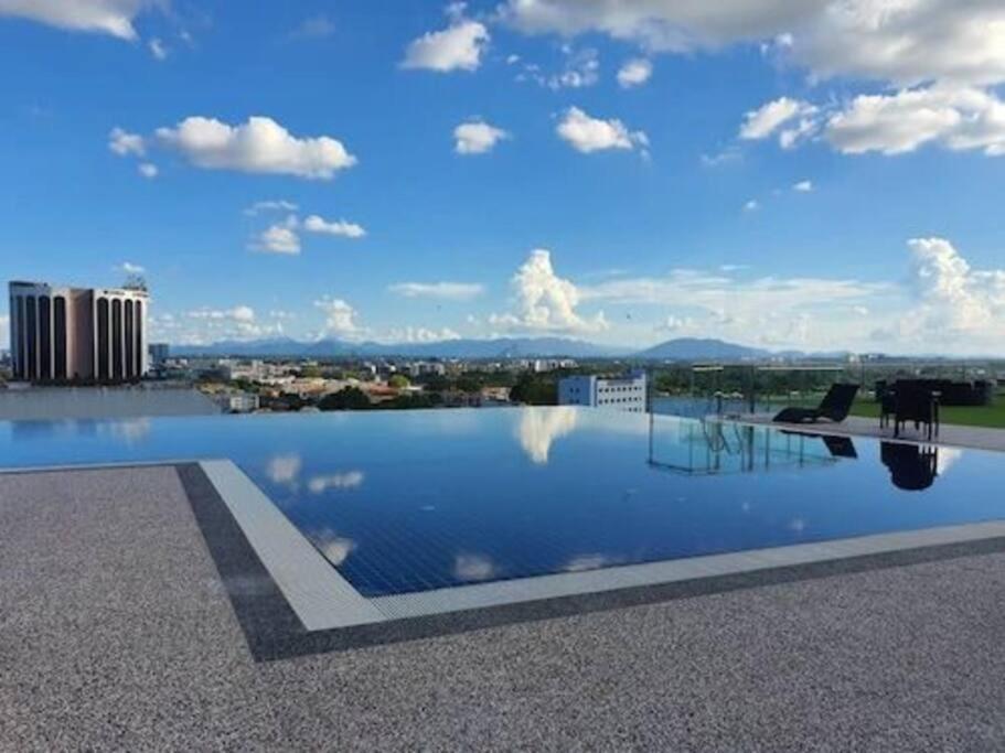 Apartment Kozi Square Infinity Pool Iv Kuching